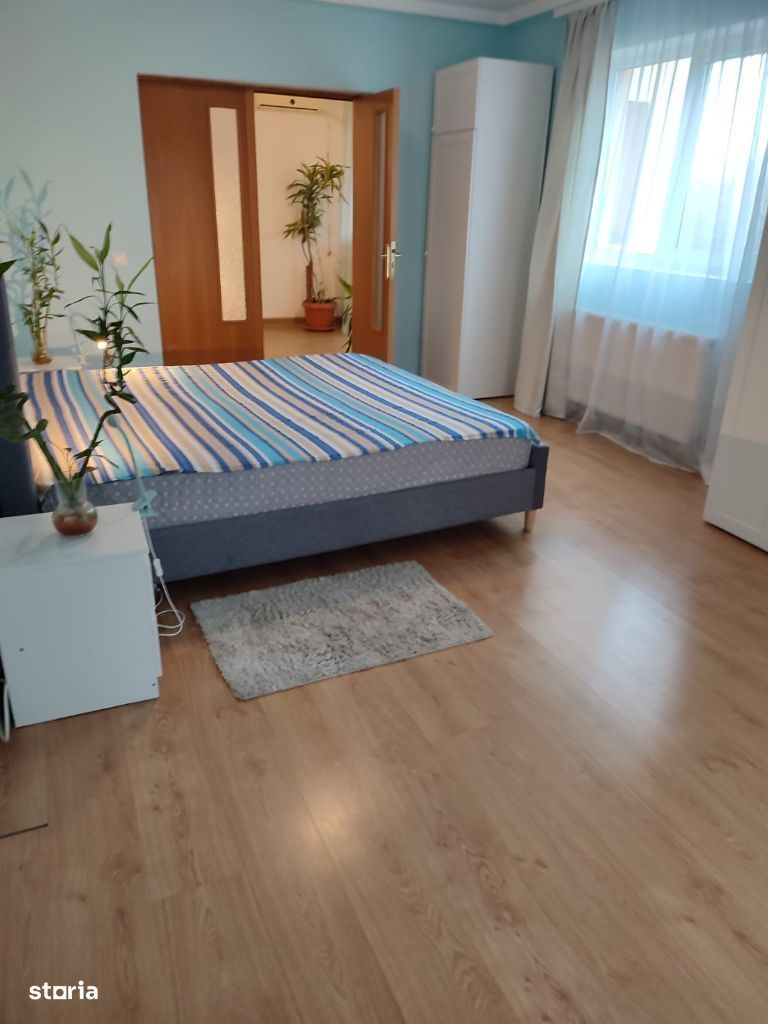 Proprietar vând vila P+E+M - Poză 3