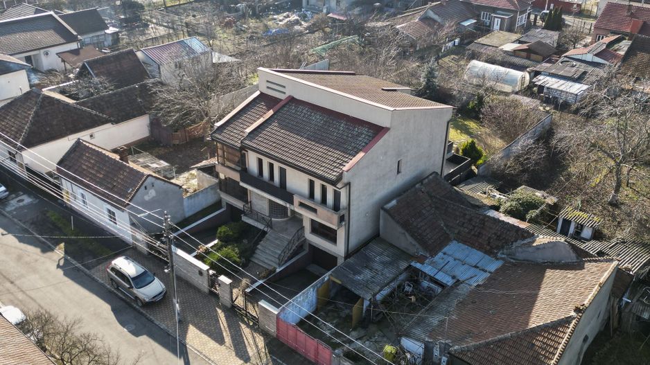 Vilă spațioasă cu 8 camere, Grădiște - Poză 34