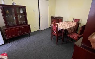 Apartament cu 4 camere de vanzare, Zona Cetate - Poză 1
