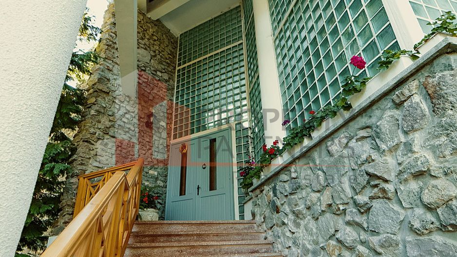 Vila superba langa Castelul Bran - Poză 4