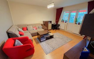 3 camere decomandat Mcdonalds 66mp etaj 2 centrala proprie - Poză 1