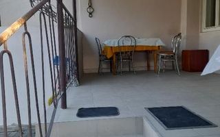 BRASADAS vinde casa cu etaj, 4 camere, central, acces cu masina. - Poză 3