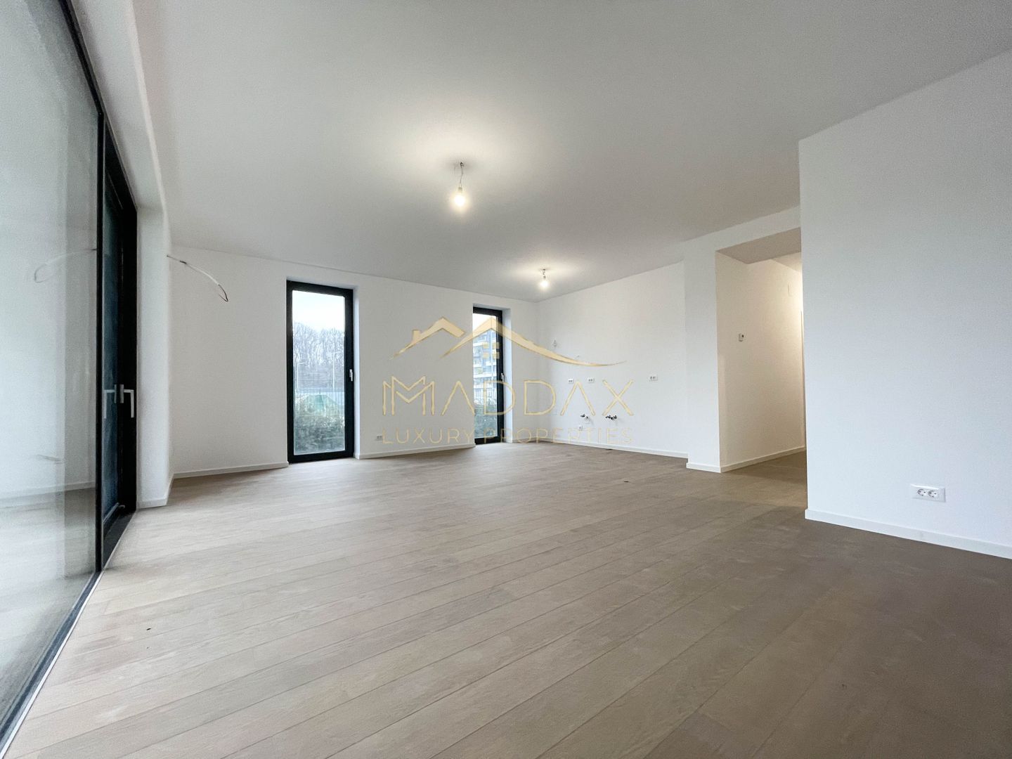 4 rooms apartment***181sqm***// 84sqm garden // Baneasa - Poză 3