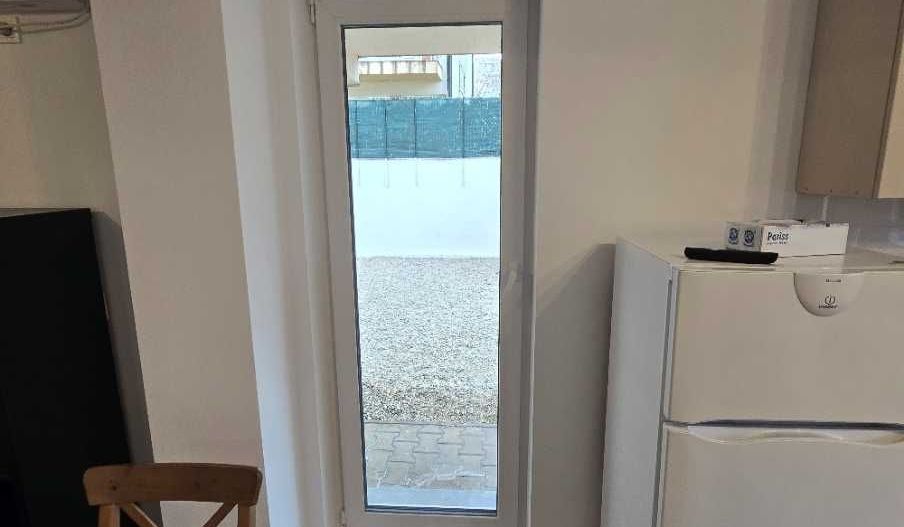 Aparament cu curte de inchiriat Tei - Poză 5