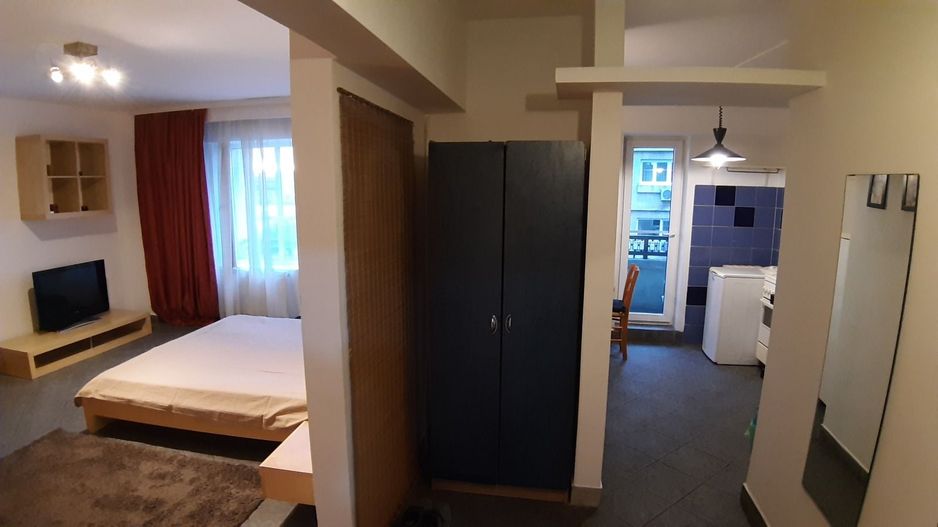 Garsonieră spațioasă 45 mp, renovată recent, AC, balcon, Splaiul Unirii - Poză 5
