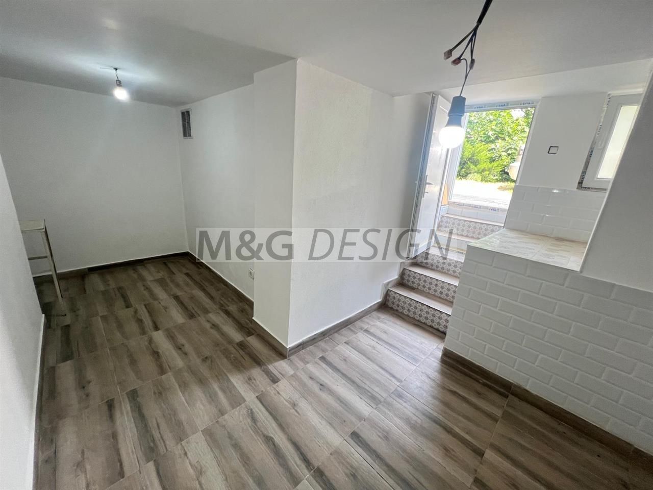 Apartament  deosebit amenajat LUX  boxa curte acces auto CENTRAL - Poză 5