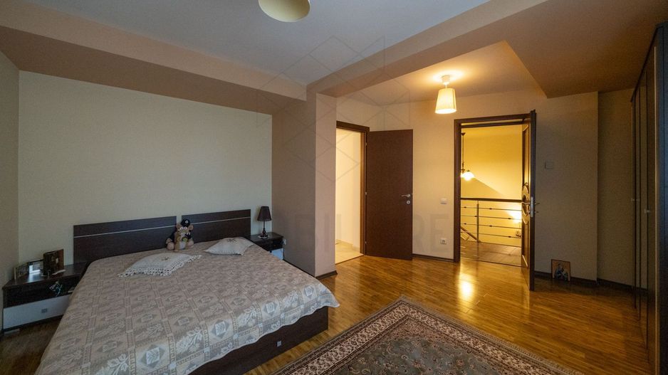 Casa spatioasa 515 mp langa metrou 1Mai - Poză 15