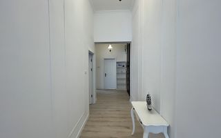 Apartament cu 3 camere Ultracentral - Poză 8