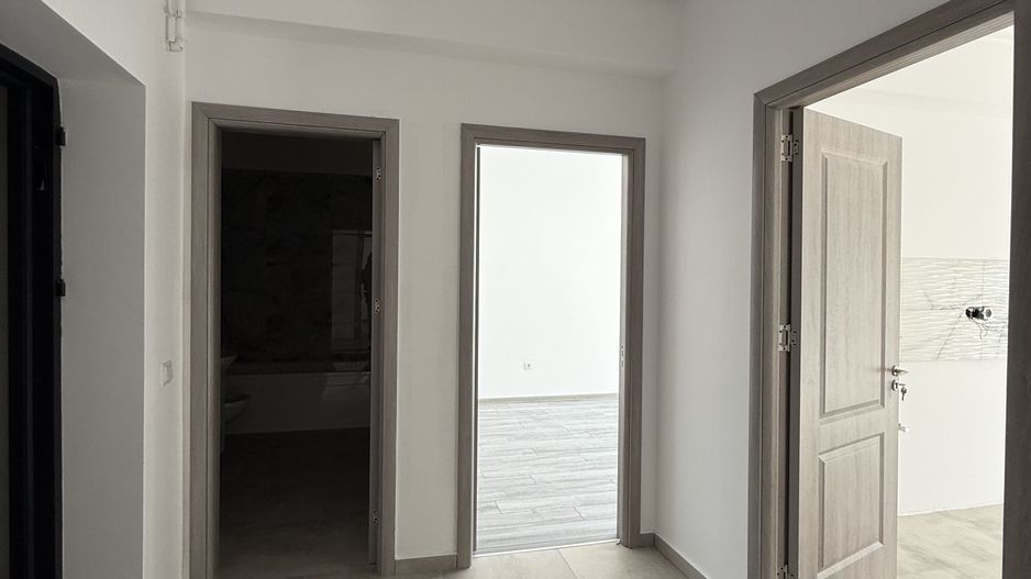 2 CAM DECOMANDAT IN BLOC P+3 / PREDARE MAI 2026 / COMISION 0%! - Poză 1