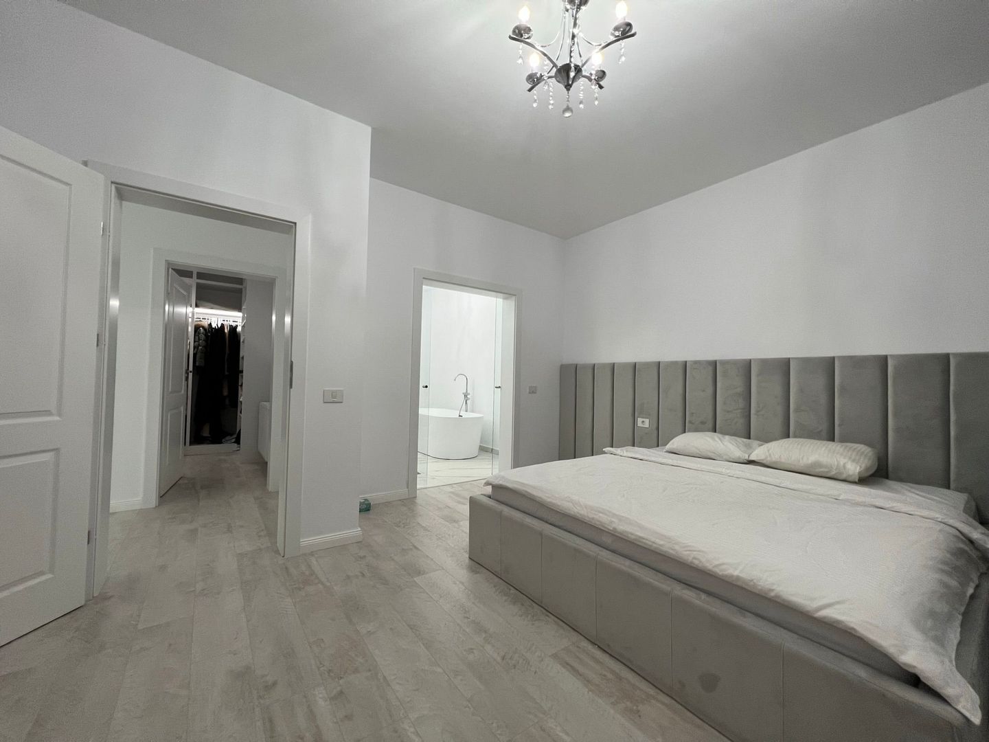 Vilă de Lux I Design contemporan si curte 360 mp I Dumbravita - Poză 3