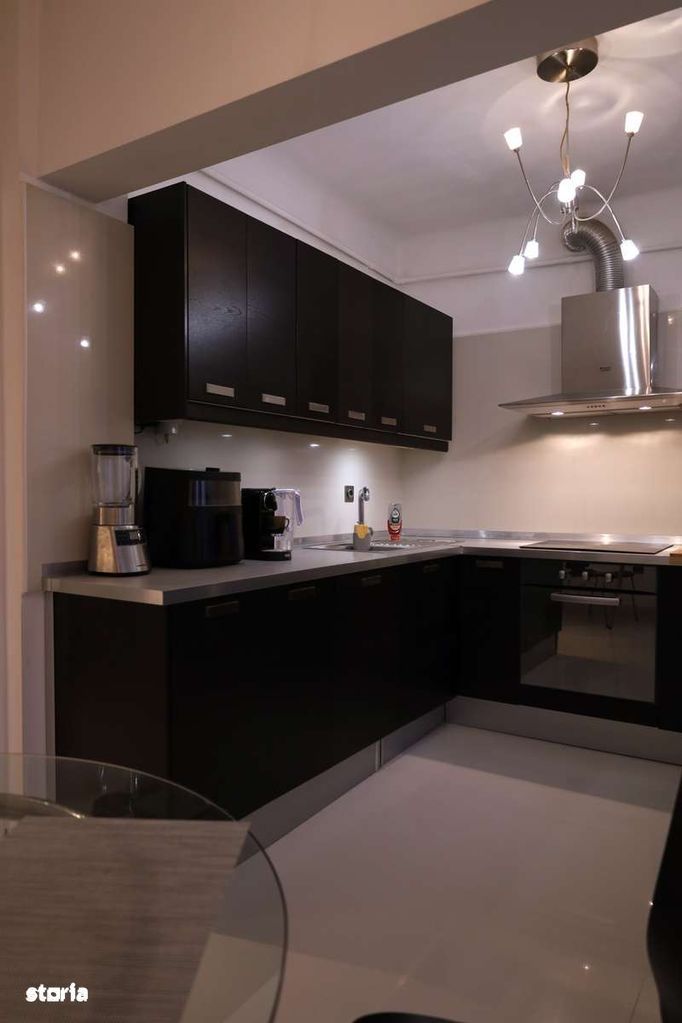 Apartament 3 camere 94 mp, Ultracentral, centrala proprie, bloc fără risc - Poză 17