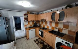 VIILE NOI - casa cu o curte generoasa disponibila imediat - Poză 5