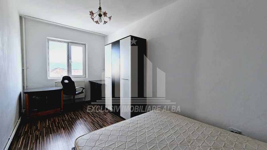 Apartament cu 4 camere de vanzare, Cetate - Poză 7