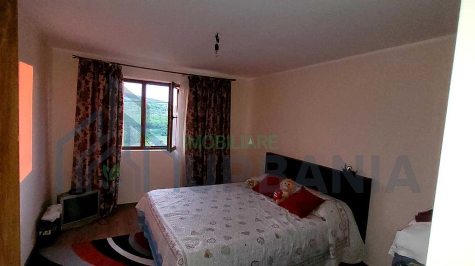 Casă de vânzare în satul Cârlig, comuna Popricani, județul Iași – 240 mp, 3 camere, 135.000 EUR - Poză 4