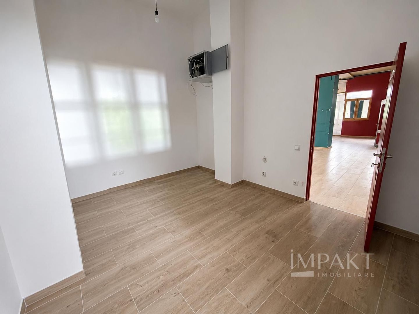 DE ÎNCHIRIAT | Spațiu comercial / EROILOR – 184 mp - Poză 5