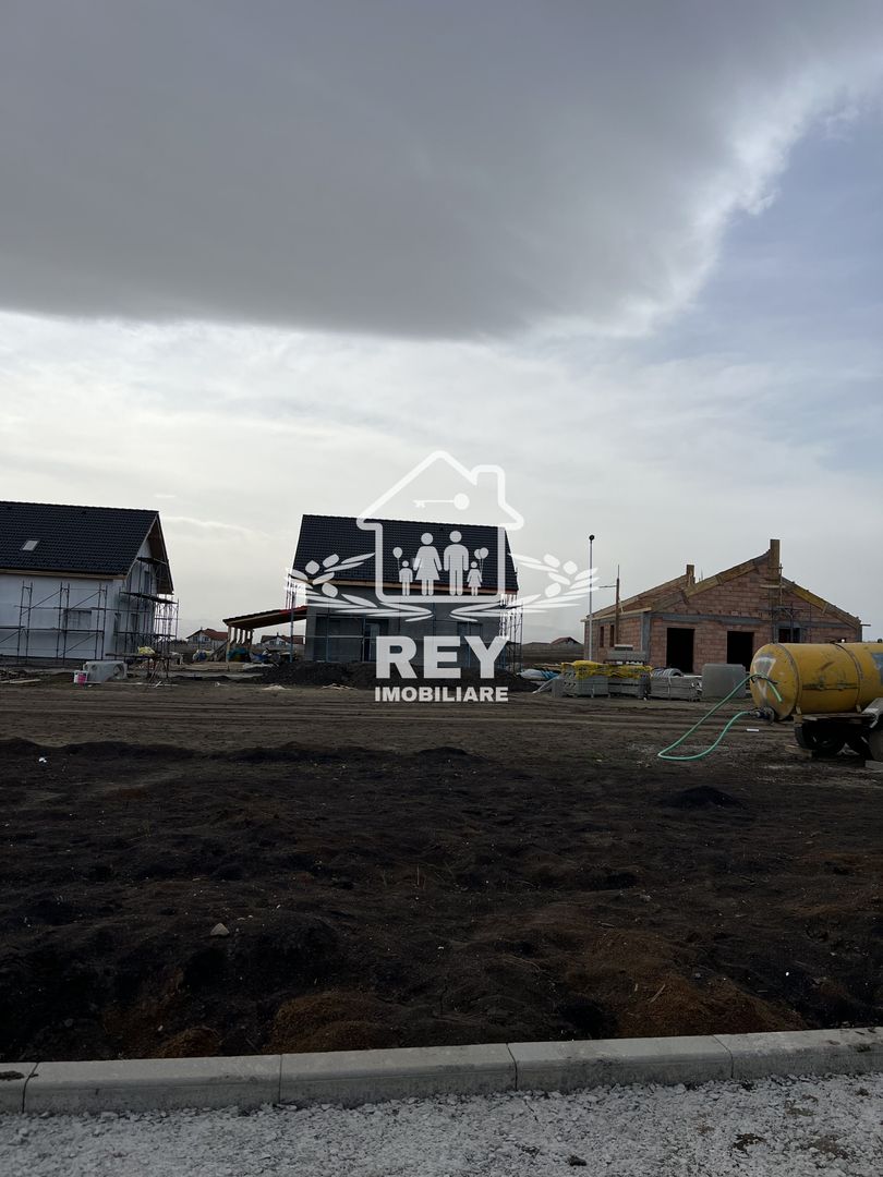 Teren cu PUZ, utilități și autorizație de construire/casă unifamilială - Poză 4