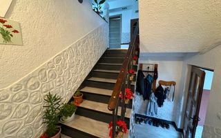 Casa tip duplex - 4 camere, balcon si curte proprie - Zona Lazaret - Poză 13