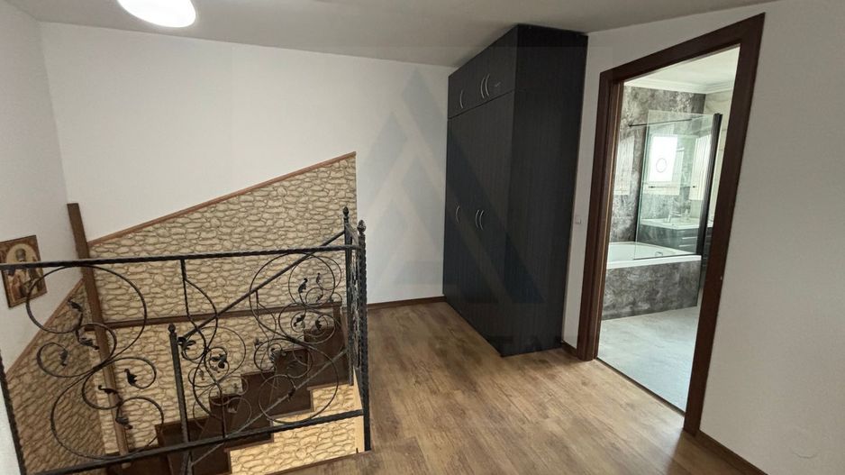 Casa la cheie 5 camere 250 mp curte libera 4 bai P+1+M Arhitectilor - Poză 16