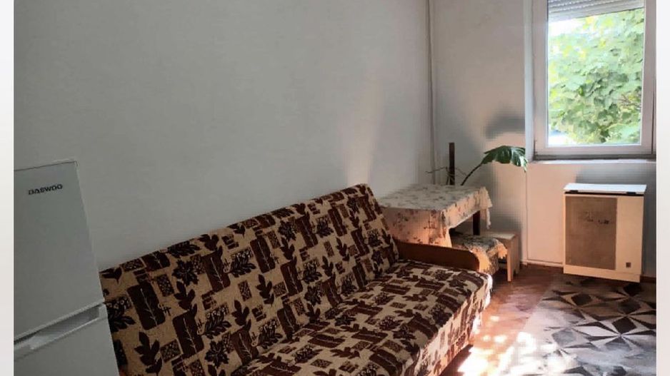 BRASADAS vinde garsoniera la etajul 1/4 Arinului Micro 15. - Poză 1