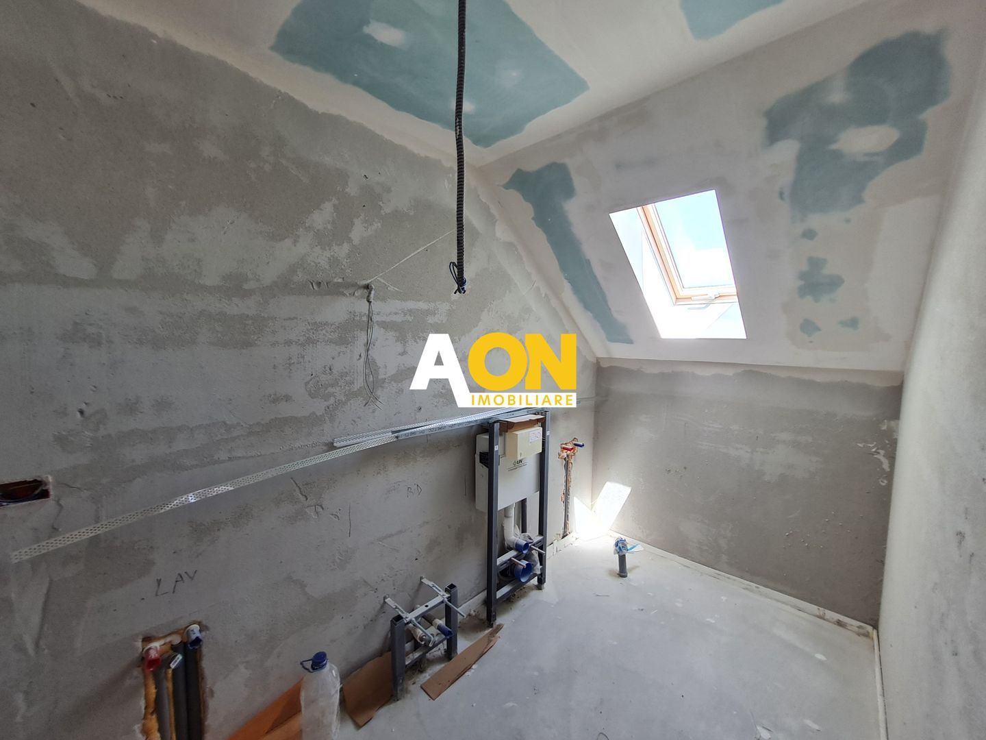 Casa 4 Camere, 138 mp, P+M, Teren 400 mp, Toate Utilitatile, Micesti - Poză 10