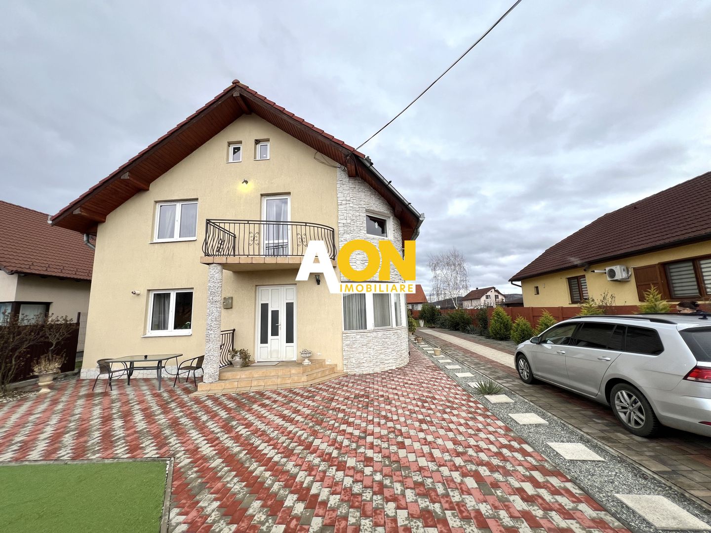 Casa de vanzare - 5 Camere, 2 Bai,  Garaj, 1000mp Teren - Poză 29