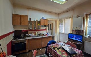 Apartament 4 camere, Zona Cetatii, Curte Comuna, Pivnita mare - Poză 6