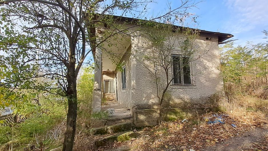 Giurgiu, comuna DAIA, casa demolabila, teren 1300 mp, dubla deschidere - Poză 1