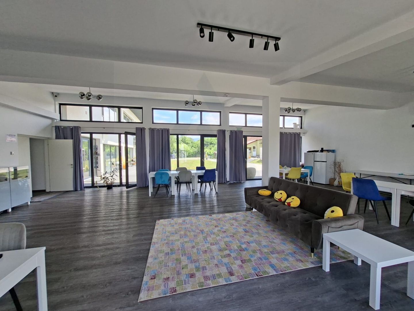 Pensiune 600 mp an 2023 si casa 130 mp teren 4600 mp zona V. Avrigului - Poză 12