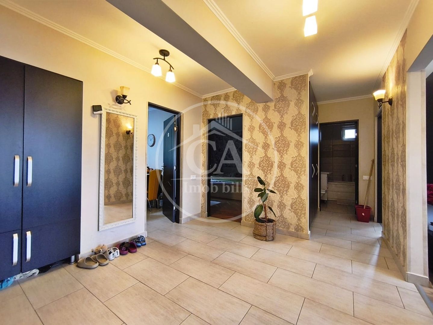Apartament de vânzare cu 4 camere în zona Decebal, Oradea - Poză 5