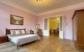 Apartament spațios în Centrul Istoric al Brașovului – zonă premium - Poză 10