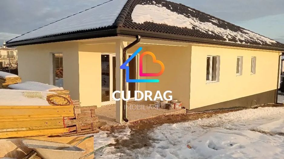 Casă pe un singur nivel, 3 dormitoare, living open-space, 2 băi, pod mansardabil și teren 500 mp – Cisnădie - Poză 3