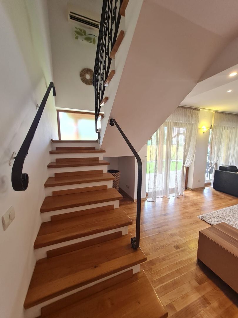Vila spațioasă și recent renovată în Ghiroda! - Poză 62