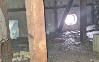 Sanctuar de Epocă: Reședință Grandioasă cu 10 Camere, Turn și Grădină - Poză 23