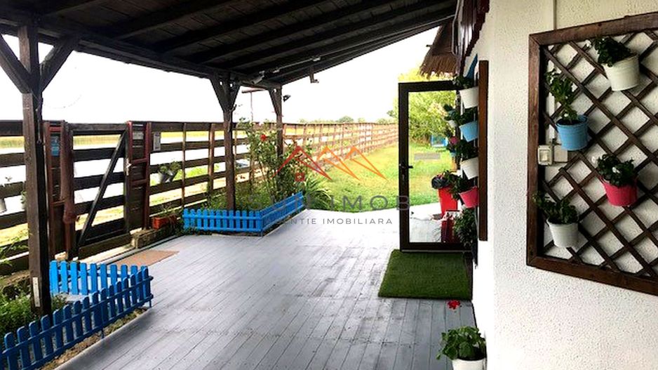 De vanzare pensiune 14 camere, teren 1500 mp, multiple dotari - Poză 2