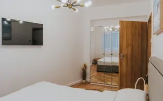 3 camere, ultracentral, Oradea. 235 000 E. Comision 0 - Poză 13