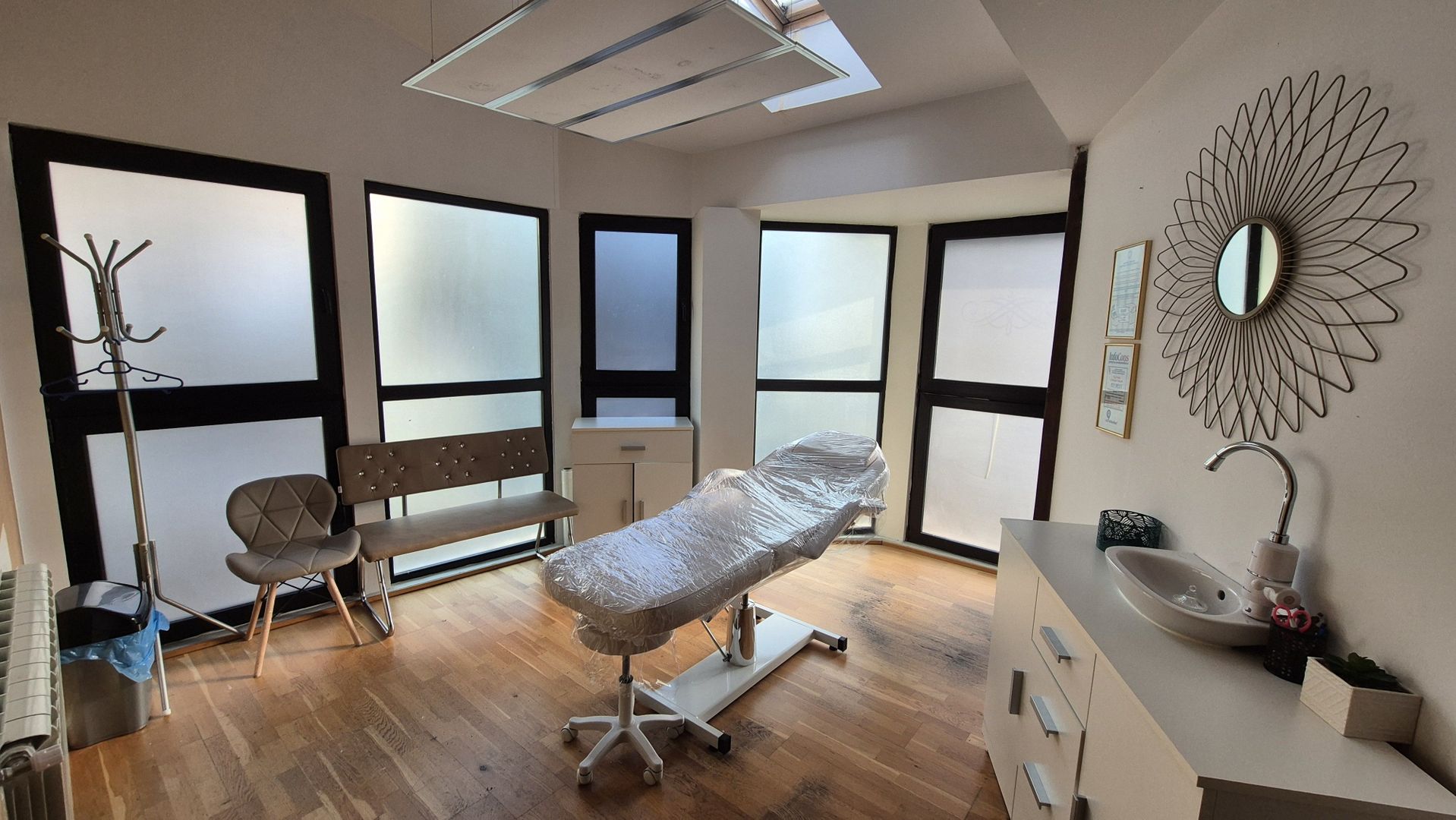 Casa S+P+1 Etaj+M - 170 mp - piata Victoriei - Poză 4