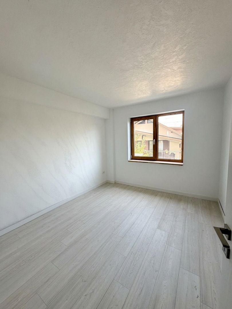 Titan-2 camere in bloc boutique- Etaj 1-Living generos - Poză 5