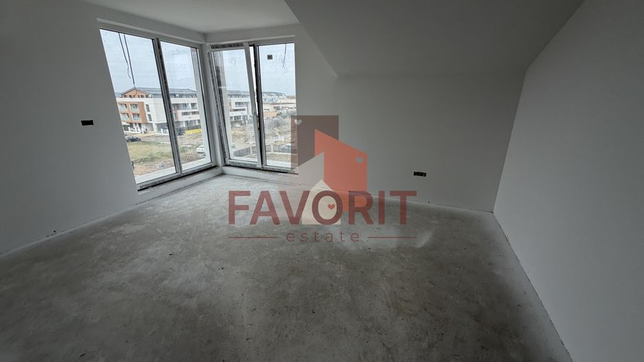 Decomandat. Zona Buziasului. Parcare in curte. - Poză 7