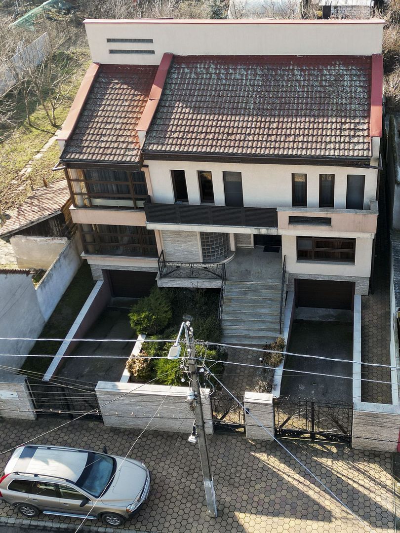 Vilă spațioasă cu 8 camere, Grădiște - Poză 35