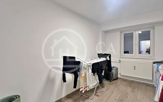 Apartament de vânzare cu 3 camere in zona Rogerius, Oradea - Poză 8
