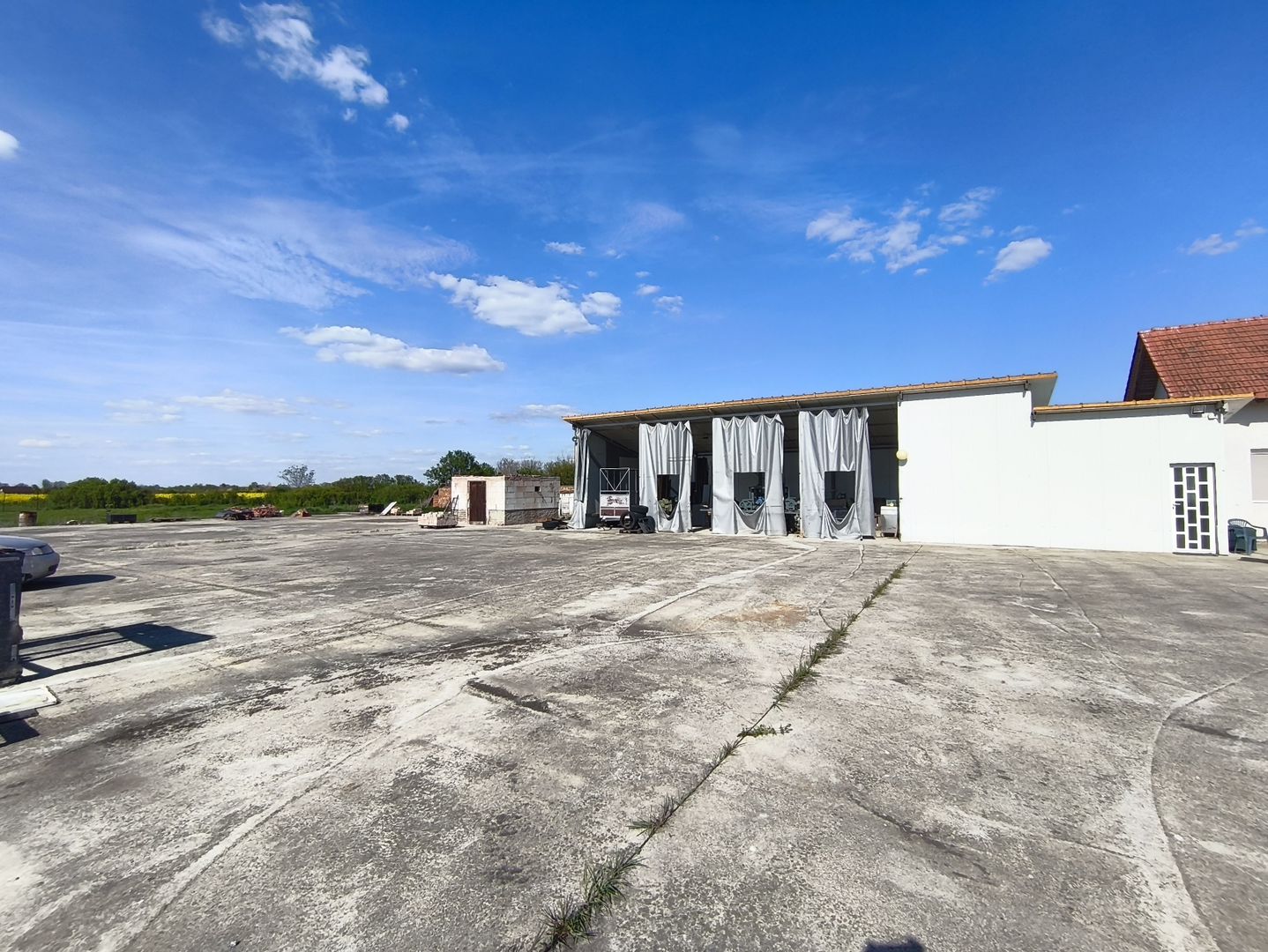 Casa cu 4 camere cu teren de 14,340 mp + platforma de beton cu hala - Poză 10