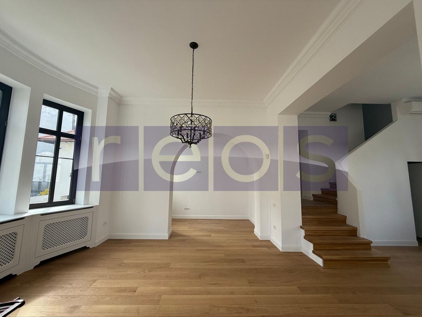 INCHIRIERE VILA DEOSEBITA | CAPITALE | NOU RENOVATA | IDEAL AMBASADA - Poză 1