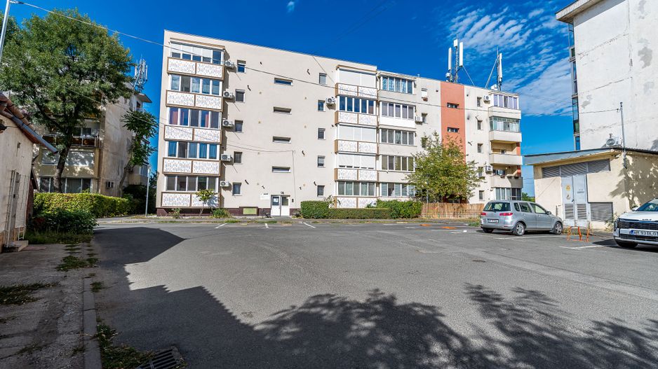 Apartament cu 3 camere decomandat la parter in Confectii Comision 0% - Poză 1