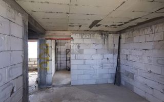 Casa la rosu în Plaiul Vulcănești - Poză 1
