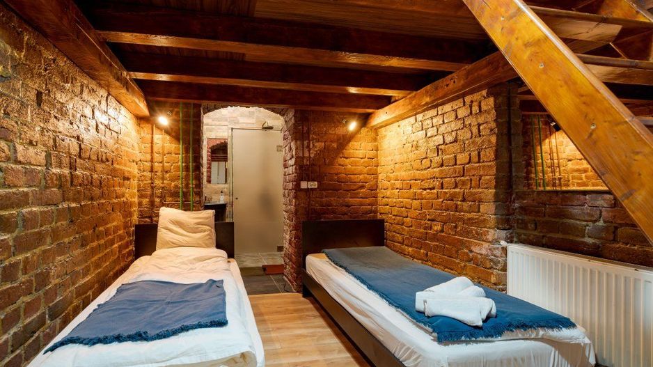 Ag BRASADAS vinde villa cu 20 camere Pta ROMANA. - Poză 5