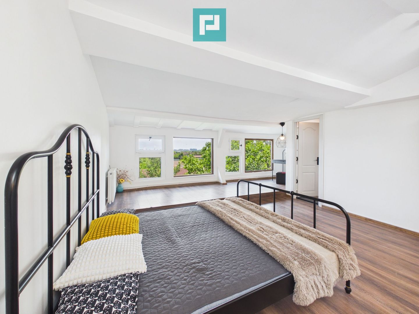 Apartament deosebit cu 4 camere | Zona Erou Iancu - Poză 14