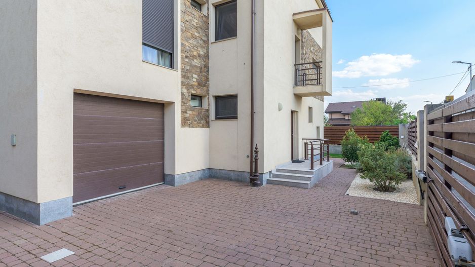 VANZARE Vilă PREMIUM cu 6 camere în zona Central, OTOPENI - Poză 38