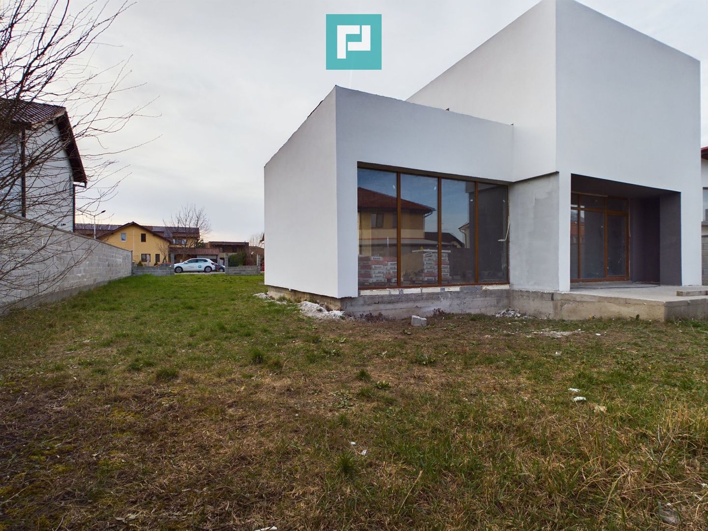 Vilă la gri în Via Carmina - Poză 4