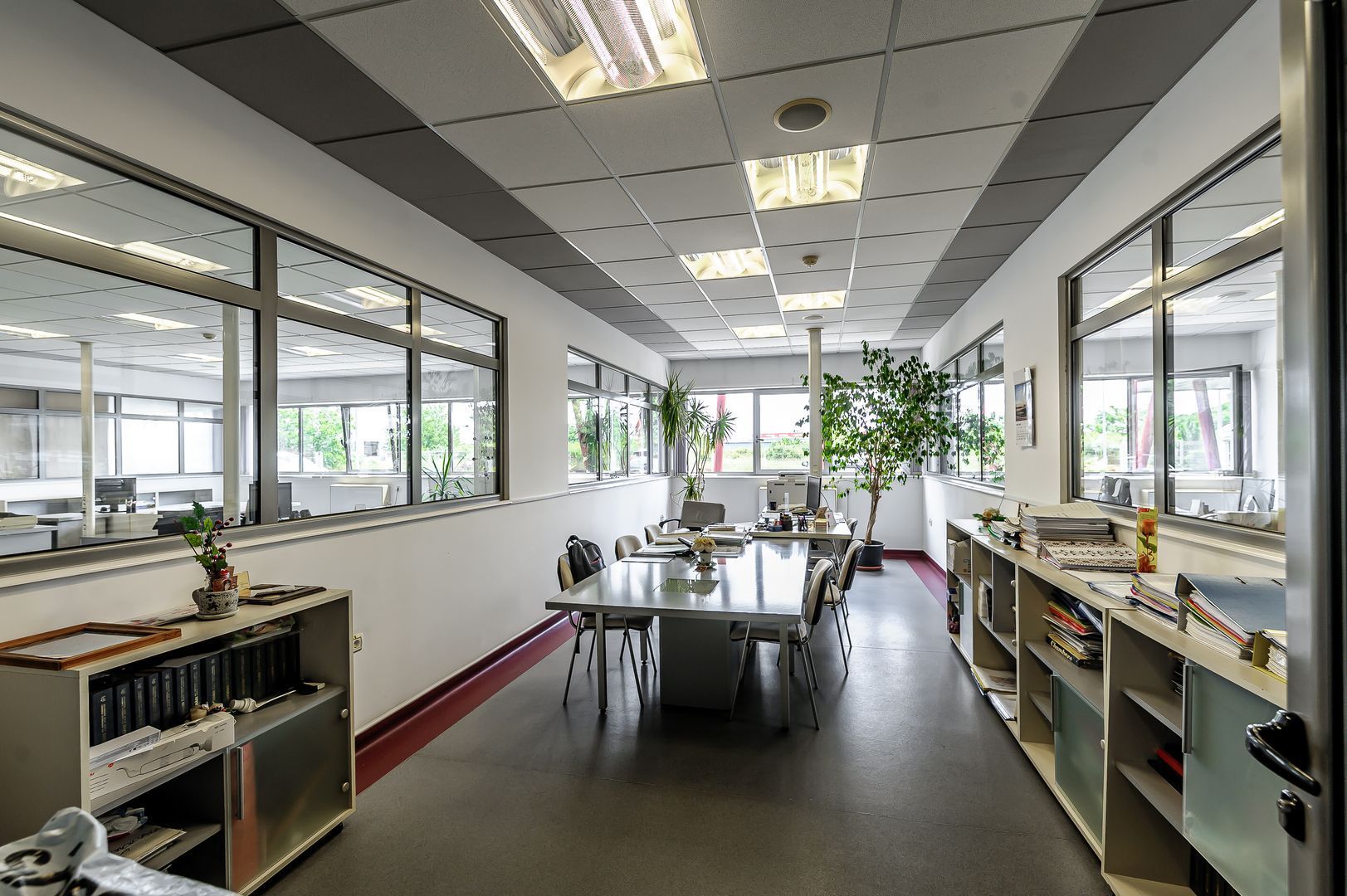 Hală de producție și depozitare cu birouri în Arad - Poză 10