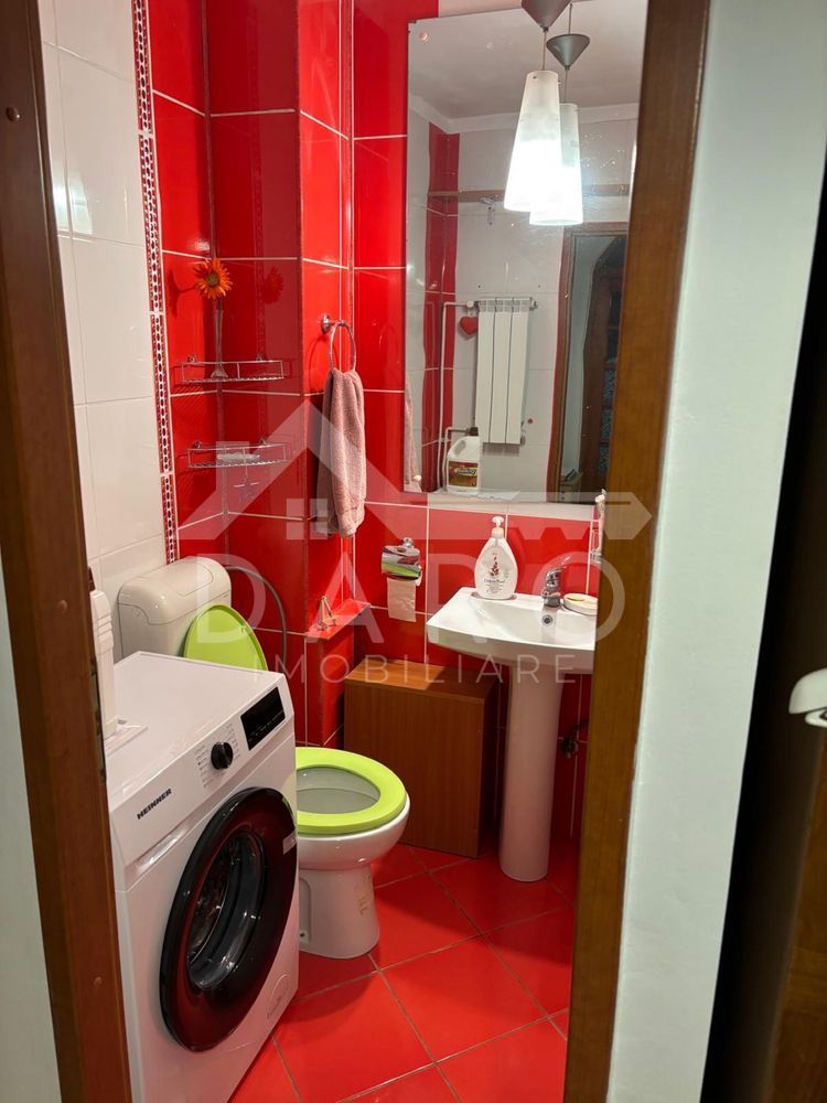 INCHIRIERE Apartament spațios cu 3 camere în zonă centrală - Poză 4